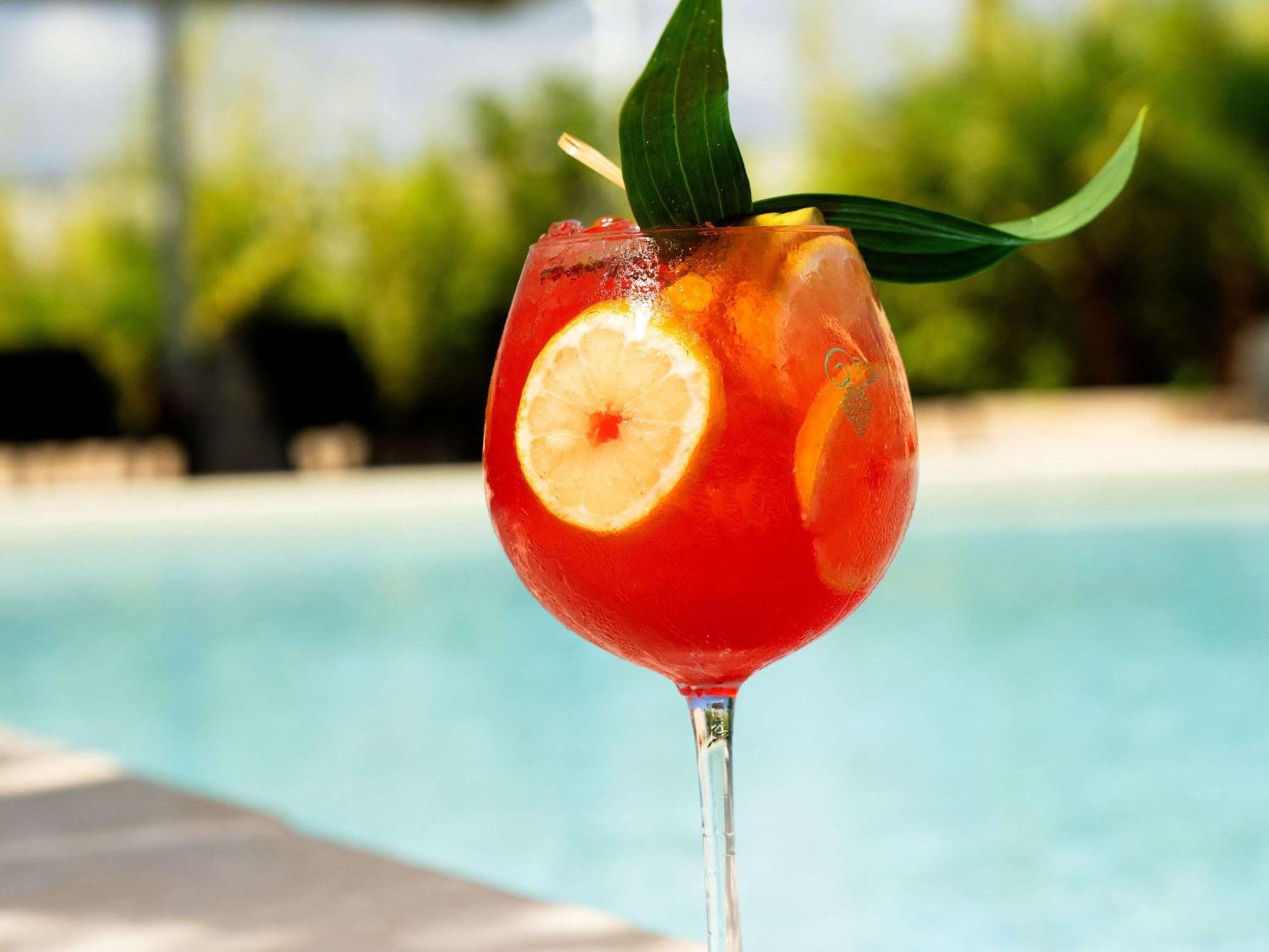 Hotel Mercure Toulon La Seyne-Sur-Mer Bagian luar foto