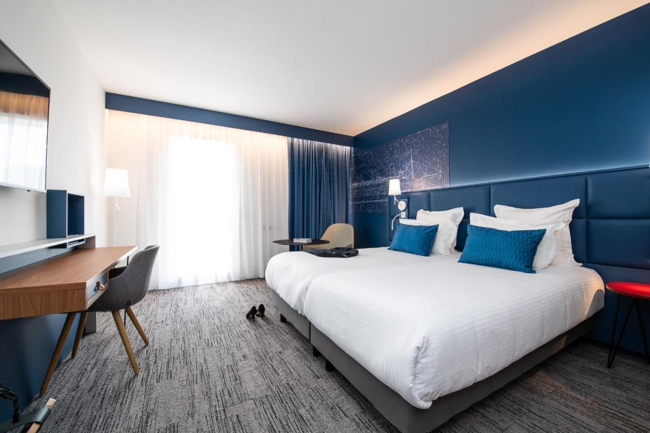 Hotel Mercure Toulon La Seyne-Sur-Mer Bagian luar foto